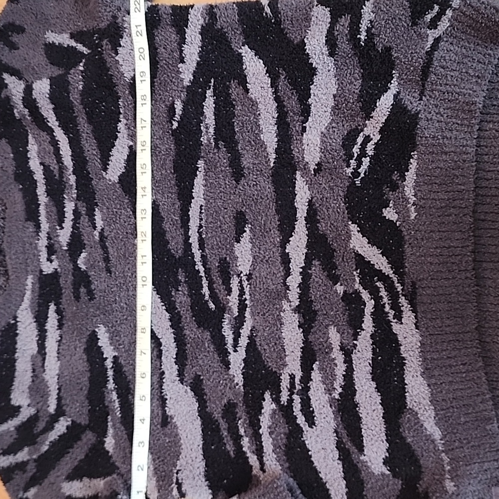 Womens Barefoot Dreams Gray Camo Sweatshirt - Size XL - Picture 8 of 9